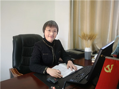 杨莉_副本.jpg
