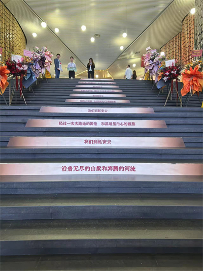 话剧2.jpg