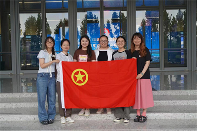 参观2.jpg 参观2.jpg