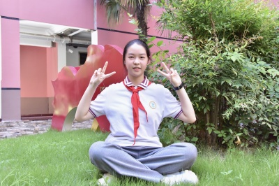邹芷怡.jpg
