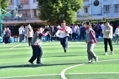 学生齐心协力 (2).JPG