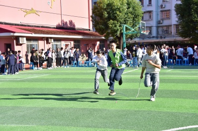 学生齐心协力 (8).JPG