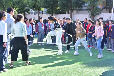 教师跳长绳 (5).JPG