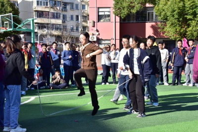 教师跳长绳 (10).JPG