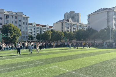 教师齐心协力 (10).JPG
