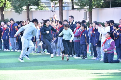 教师齐心协力 (5).JPG