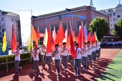 02鲜花彩旗 (1).JPG 02鲜花彩旗 (1).JPG